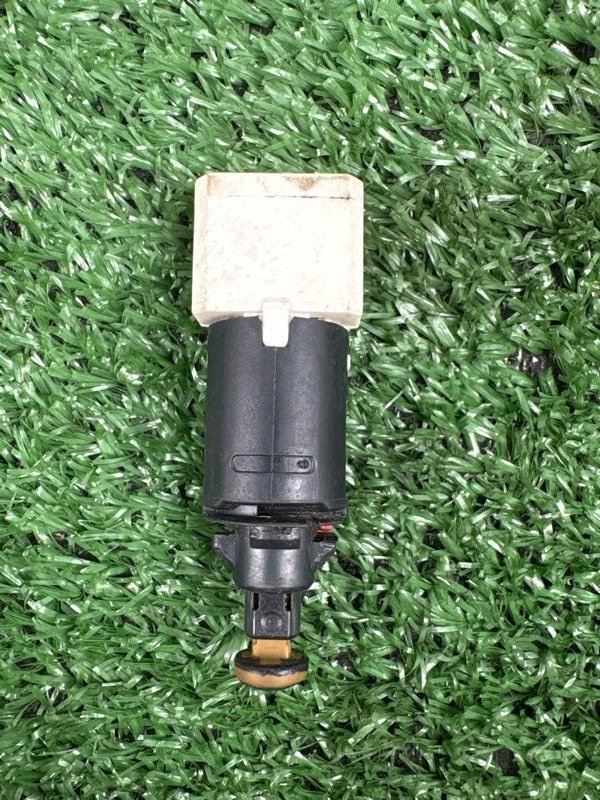 Датчик включения стопсигнала Peugeot 206 3D Хетчбек 1