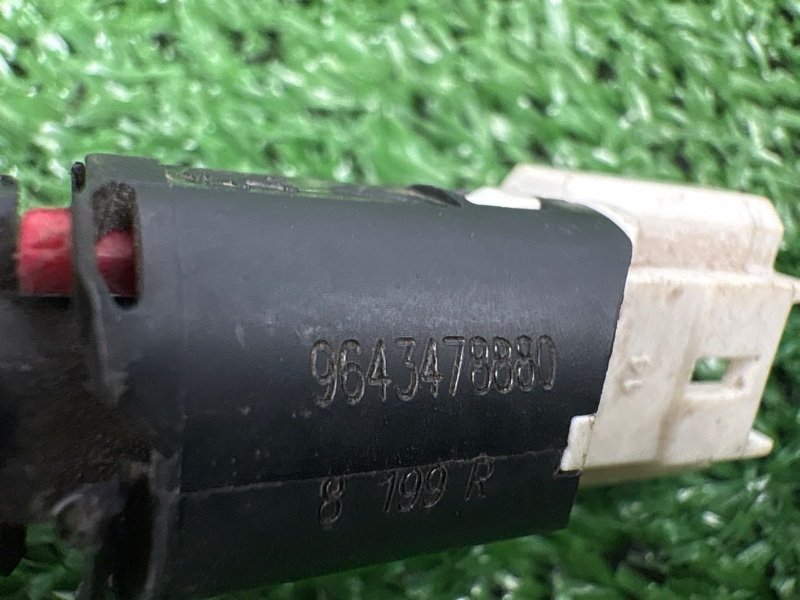 Датчик включения стопсигнала 206 2006 3D Хетчбек 1