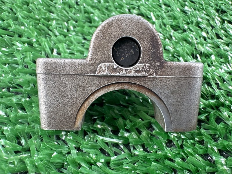 Бугель (шейка) вала подъема клапанов 408 2013 1.6 EP6