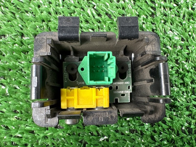 Разъем AUX 308 2010 T7 1.6 EP6