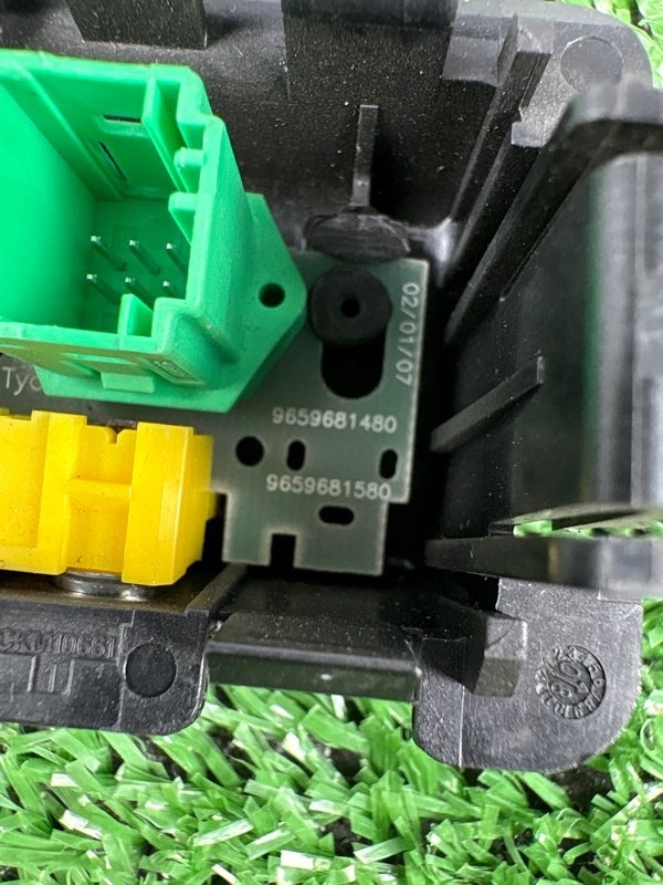 Разъем AUX 308 2012 1