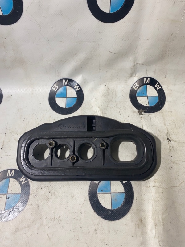 Уплотнитель кузова BMW 750i 2008 E65 N62B48 51717001338 контрактная