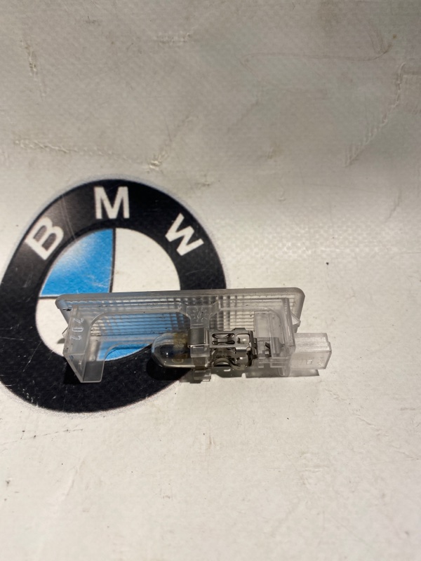 Плафон подсветки салона BMW 750i E65 N62B48