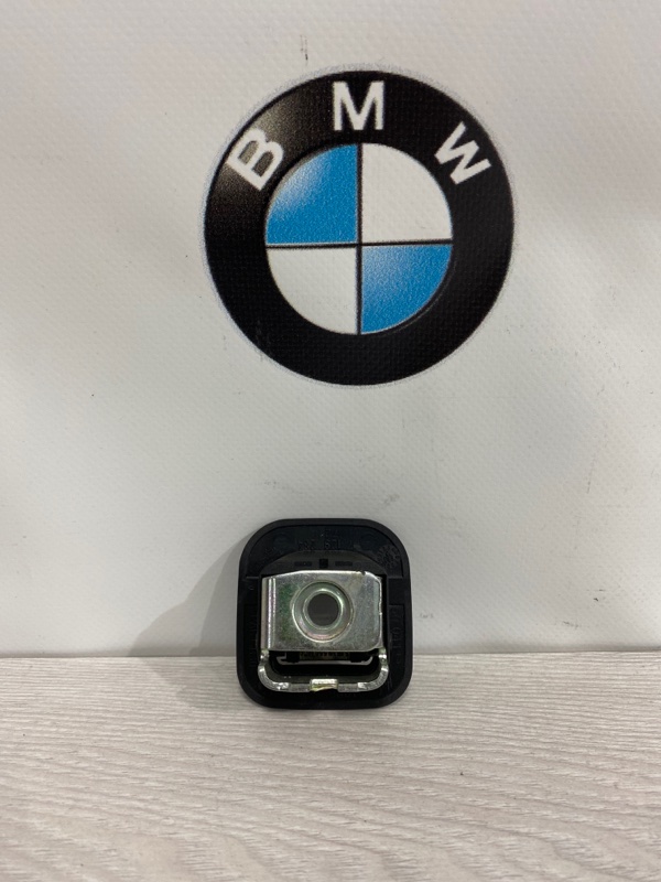 Петля крепления груза в багажнике BMW 318i E46 N42B20