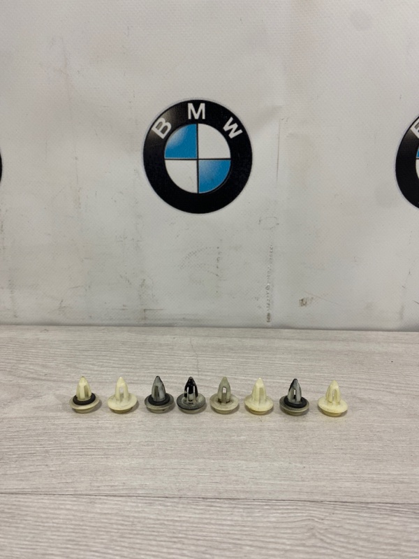 Комплект крепежа расширителей арок BMW X5 3.0si 2008 E70 N52B30 51 77 7 171 002 контрактная
