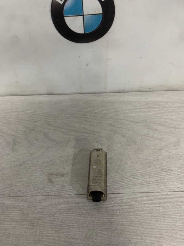 Плафон подсветки салона BMW 745i E65 N62b44