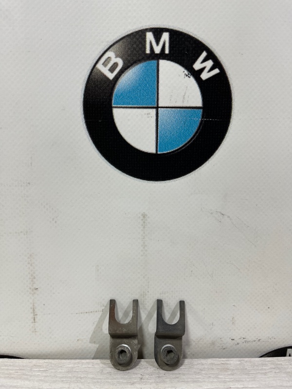 Комплект крепежа тросов стояночного тормоза BMW X5 xDrive35i 2011 E70 N55B30A 34436773602 контрактная