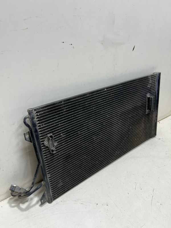 Радиатор кондиционера передний Touareg 2002 1