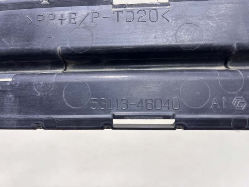 Решетка бампера передняя RX300 2012-2015 3