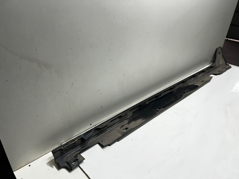Накладка на порог наружная правая A7 2010-2018 4G