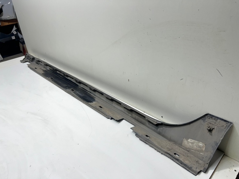 Накладка на порог наружная правая A7 2010-2018 4G