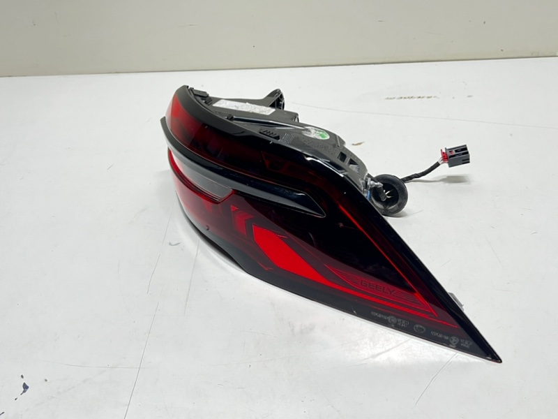 Фонарь задний правый Geely Monjaro KX11