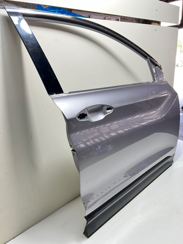 Дверь боковая передняя правая Coolray 2019- sx11
