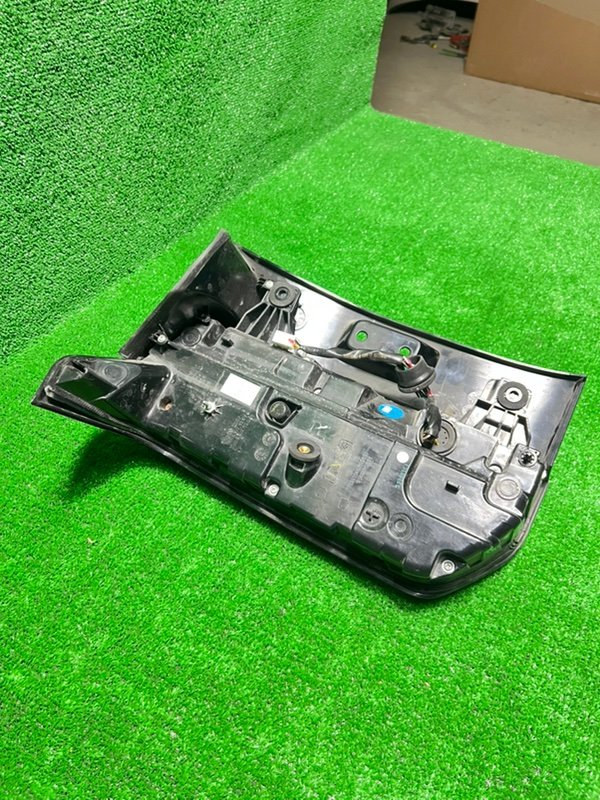 Фонарь задний правый GS8 2021-2025 2 Фонарь задний правый GS8 2021-2025 2