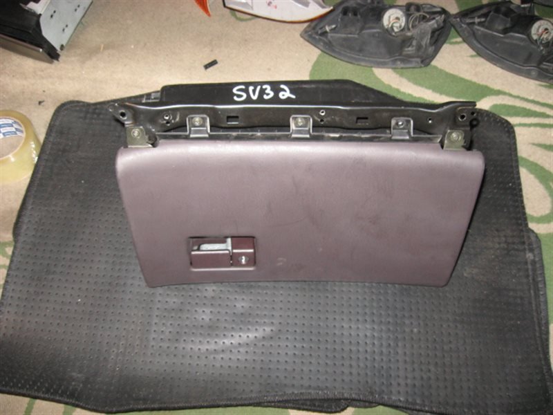 Бардачок Toyota Camry SV32 Бардачок Toyota Camry SV32