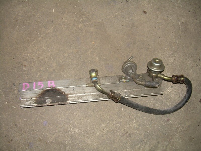 Топливная рейка Honda D15B Топливная рейка Honda D15B