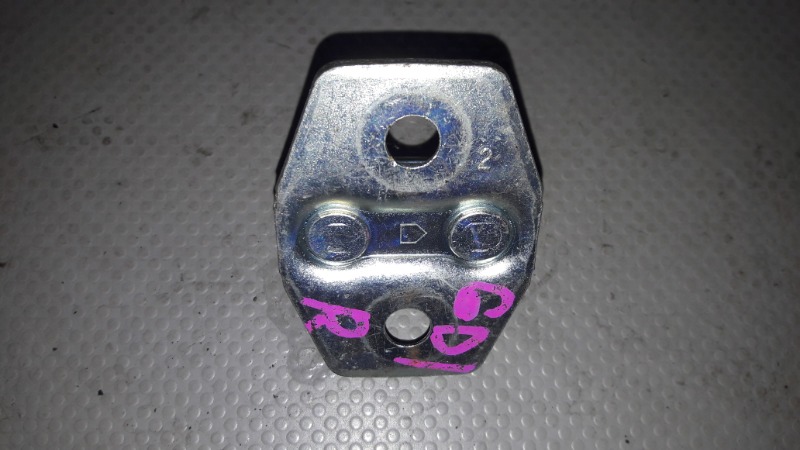 Петля замка багажника задняя HONDA FIT GD1 L13A