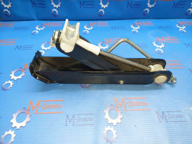 Поддомкратник OPEL CORSA S93 90576777 контрактная