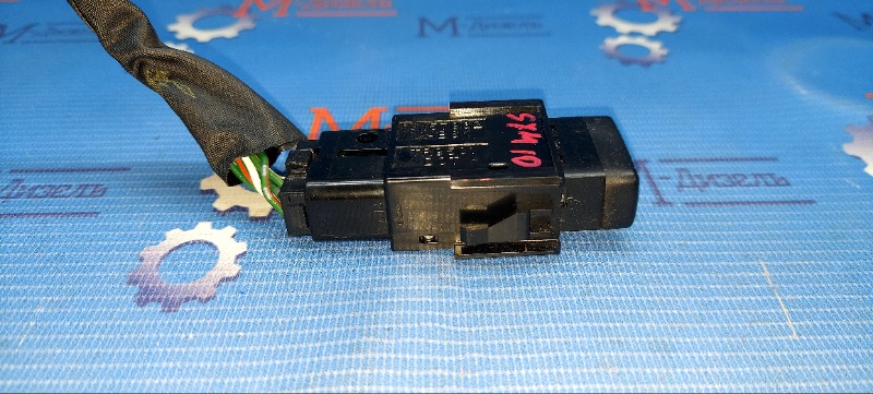 Кнопка аварийной сигнализации IPSUM 1997 SXM10 3S-FE