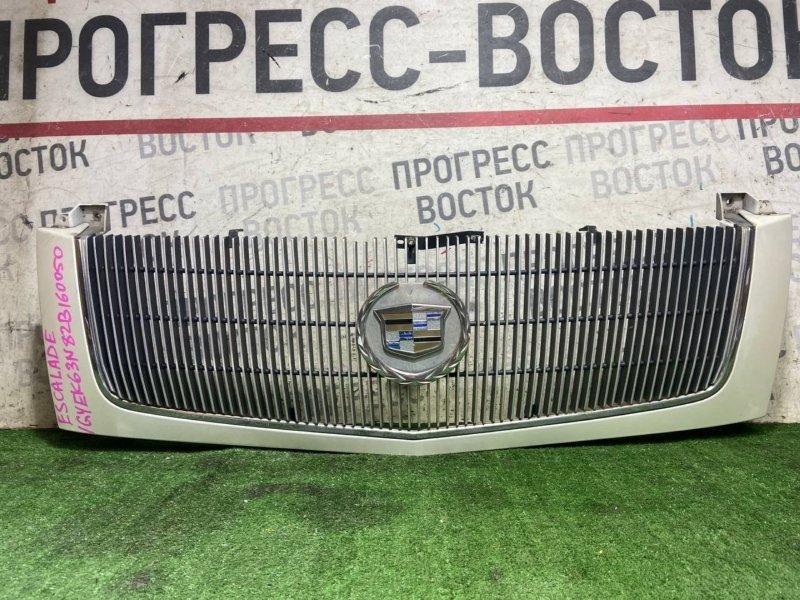 Решетка радиатора Cadillac Escalade 01.2001 - 08.2006 GMT820 004890489 контрактная