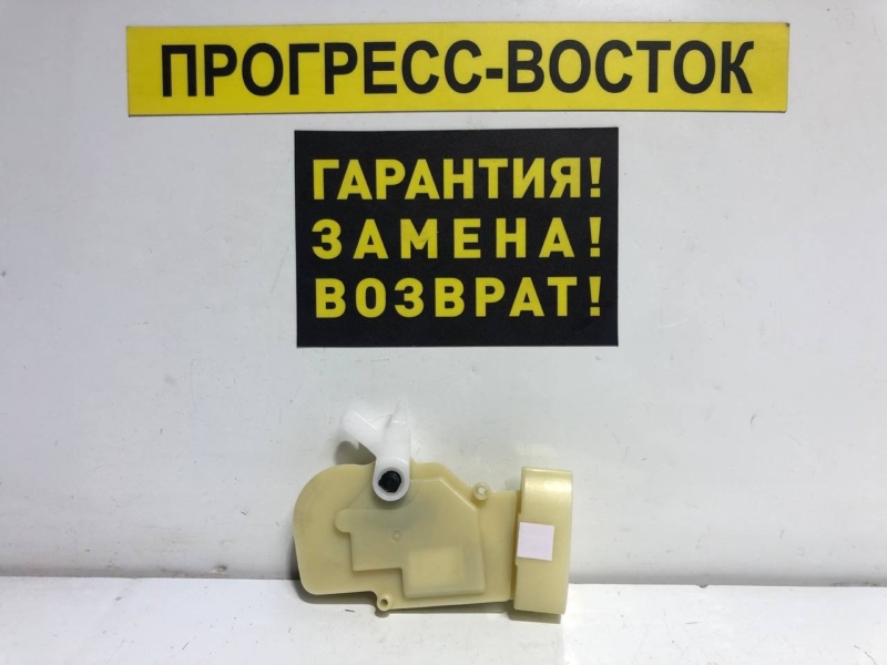 Запчасть активатор замка двери передний правый Toyota Harrier MCU15 69030-48020 новая Активатор замка двери передний правый Toyota Harrier MCU15 69030-48020 новая