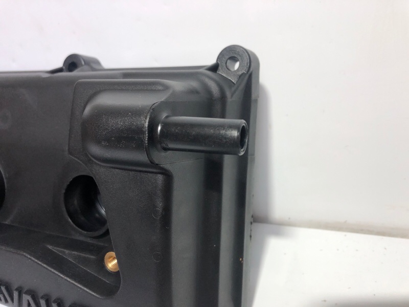 Клапанная крышка Nissan Wingroad WFY11 QG18DE