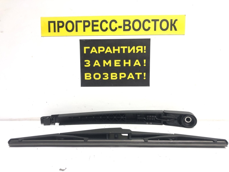 Дворник двери багажника Harrier 02.2003 - 07.2013 MCU35