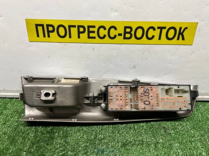 Блок управления стеклоподъемниками передний правый Subaru Forester SH5