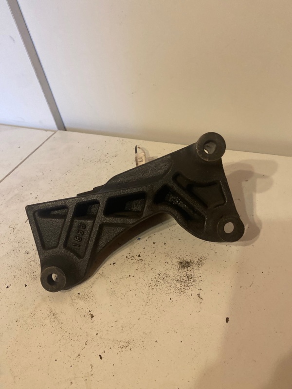 Кронштейн двигателя Opel Corsa D