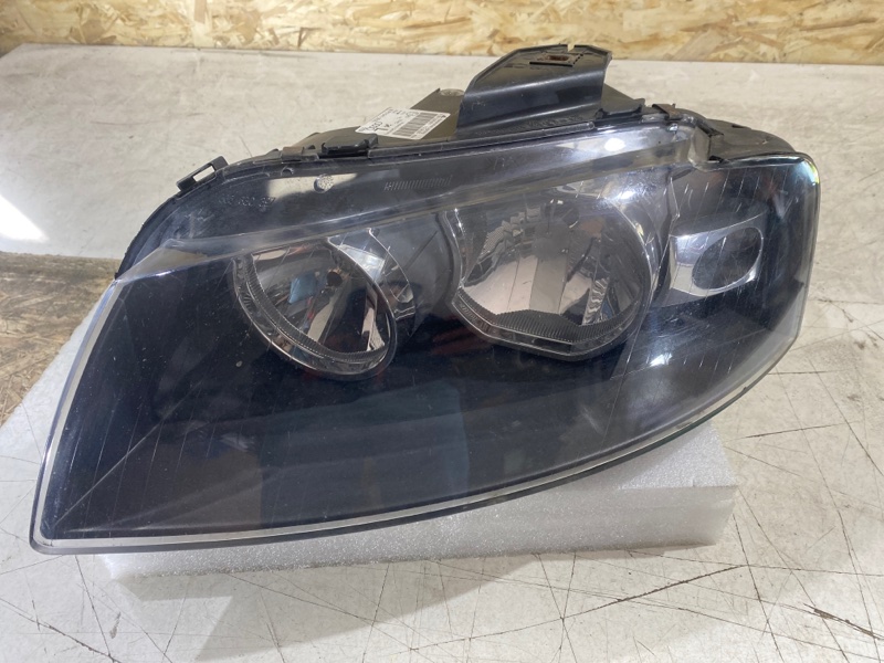 Фара галогеновая левая Audi A3 2004-2008 8PA 8P0941003L Б/У