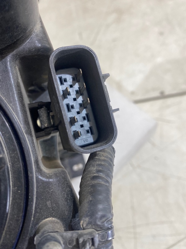 Фара галогеновая левая SRX 2012 2