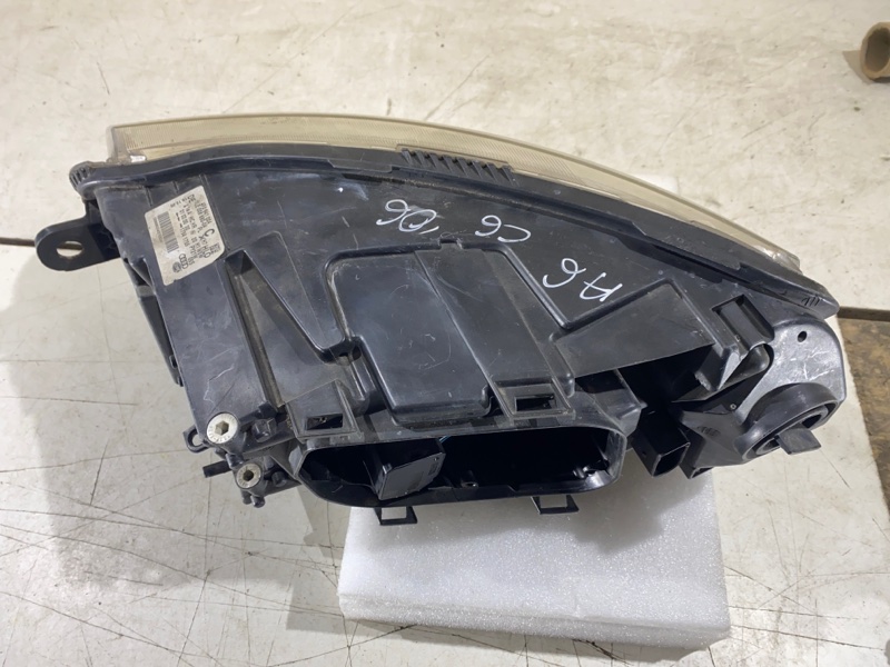 Фара галогеновая правая A6 2004-2008 C6