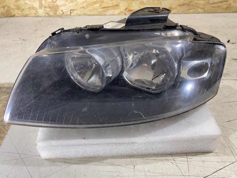 Фара галогеновая левая Audi A3 8PA 8P0941003L Б/У
