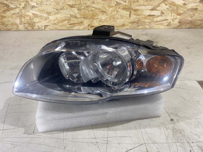 Фара галогеновая левая Audi A4 2004-2008 B7 8E0941003AK Б/У