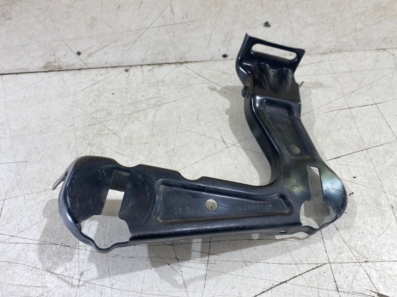 Кронштейн фары левый Skoda Octavia 2005-2013 A5 1Z0805071A Б/У