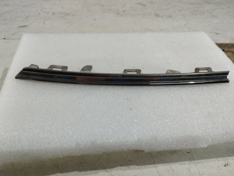 Запчасть молдинг решетки радиатора левый Renault Arkana 2019-н.в 620759498R Б/У Молдинг решетки радиатора левый Renault Arkana 2019-н.в 620759498R Б/У