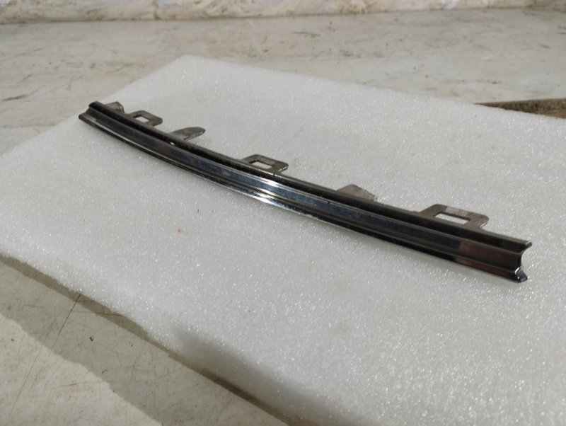 Молдинг решетки радиатора левый Renault Arkana Молдинг решетки радиатора левый Renault Arkana