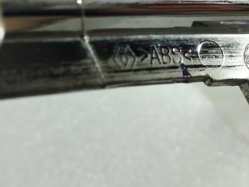 Молдинг решетки радиатора левый Arkana 2019-н.в Молдинг решетки радиатора левый Arkana 2019-н.в