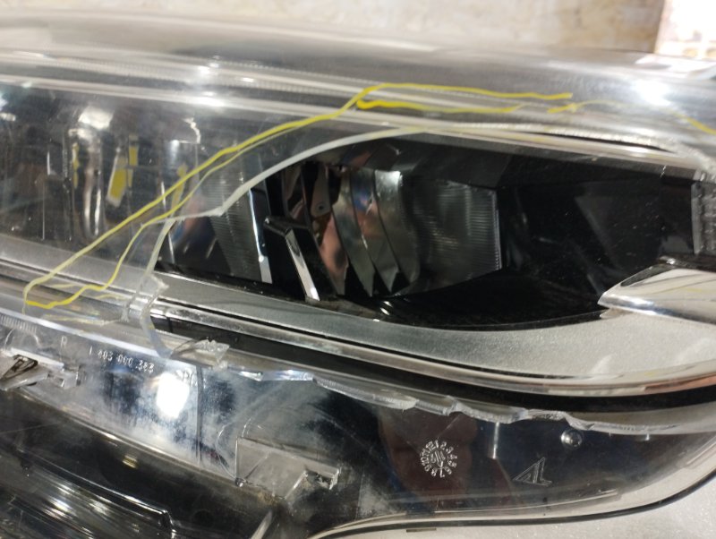 Фара светодиодная правая Arkana