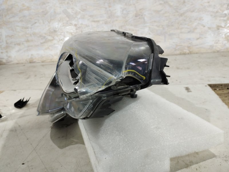 Фара светодиодная правая Renault Arkana