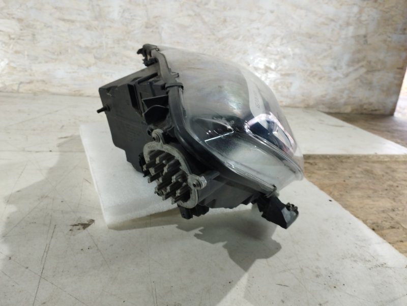 Фара светодиодная правая Arkana