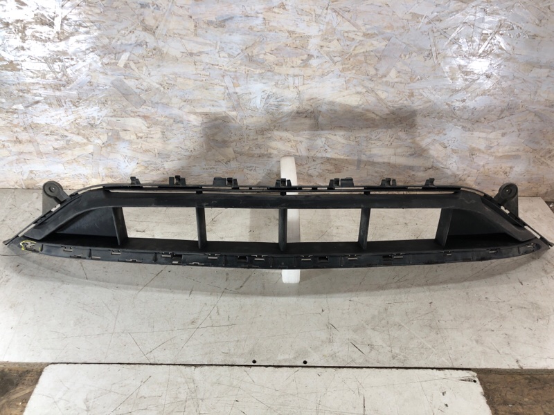 Решетка бампера передняя Mercedes-Benz E-class W213 A2138858804 Б/У