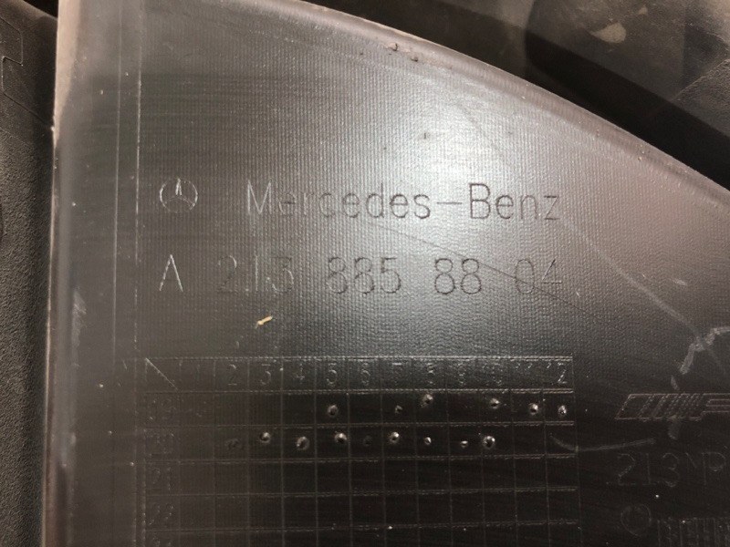 Решетка бампера передняя E-class W213