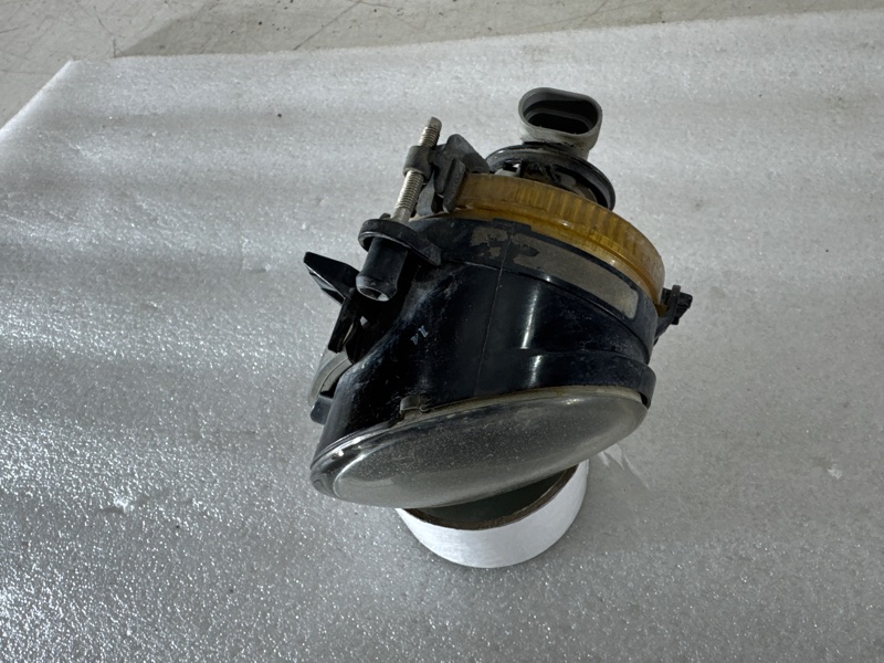 ПТФ передний правый Jetta 2005-2010 5