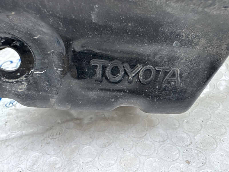 Крыло переднее правое Land Cruiser 2007-2015 200