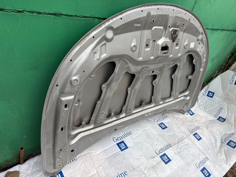 Капот Avensis 2008–2018 T270