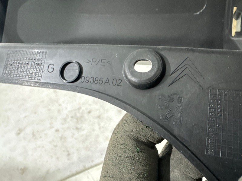 Бампер задний левый Berlingo 2008-2018 B9 Бампер задний левый Berlingo 2008-2018 B9