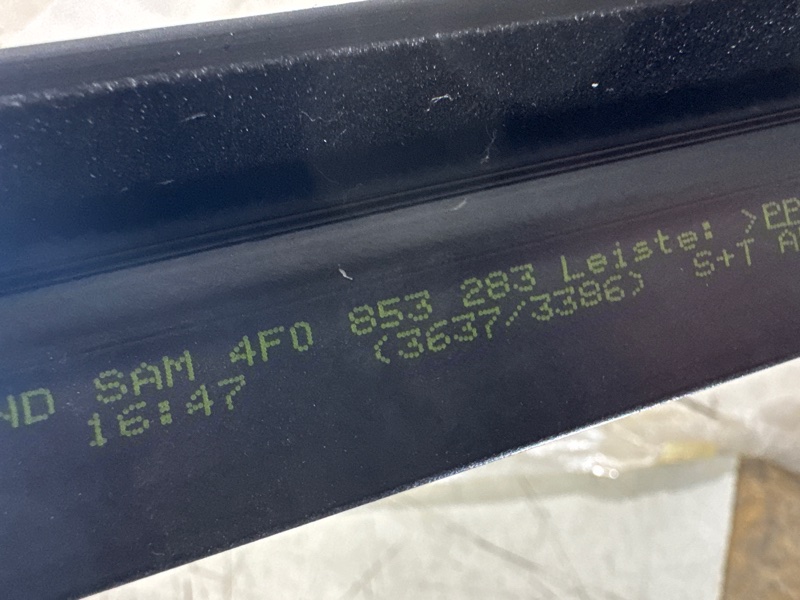 Молдинг двери передний левый A6 2004–2010 C6 Молдинг двери передний левый A6 2004–2010 C6