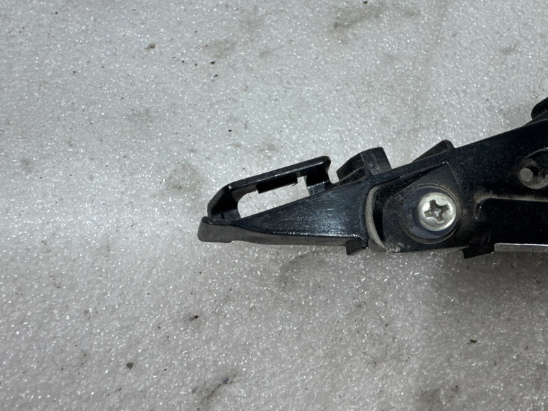 Кронштейн бампера передний левый ES250 2018-н.в XV70