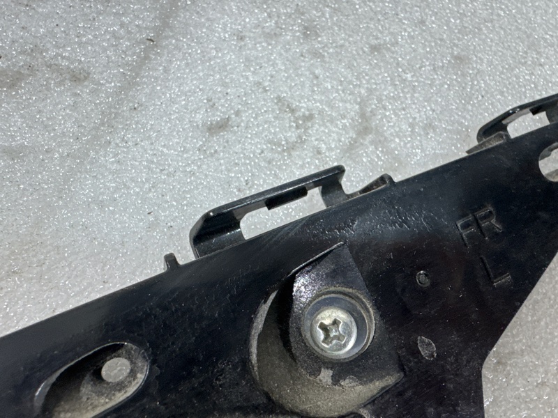 Кронштейн бампера передний левый Lexus ES250 XV70